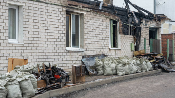 24/7 Emergency Fire Damage Removal experts in Linda, CA